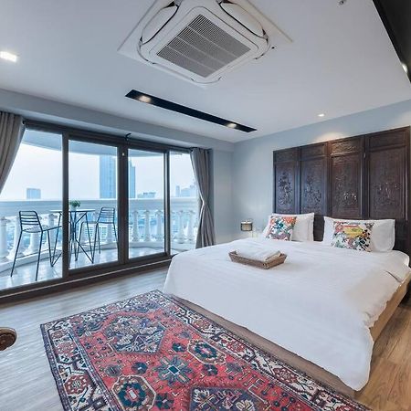 Central Bangkok, 5 Stars River View & Characteristic Decor Esterno foto
