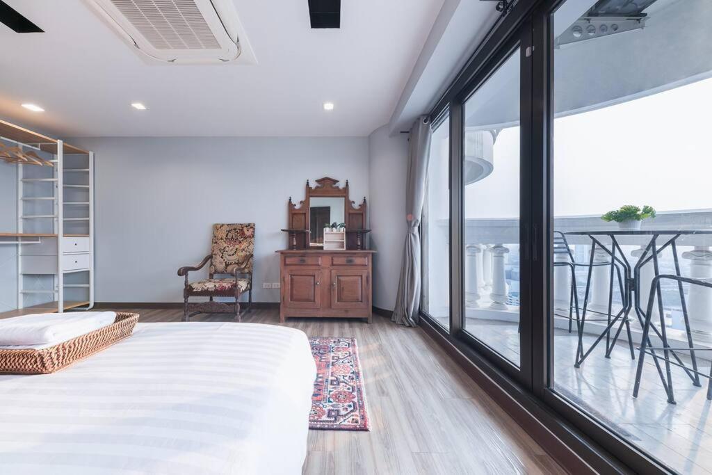 Central Bangkok, 5 Stars River View & Characteristic Decor Esterno foto