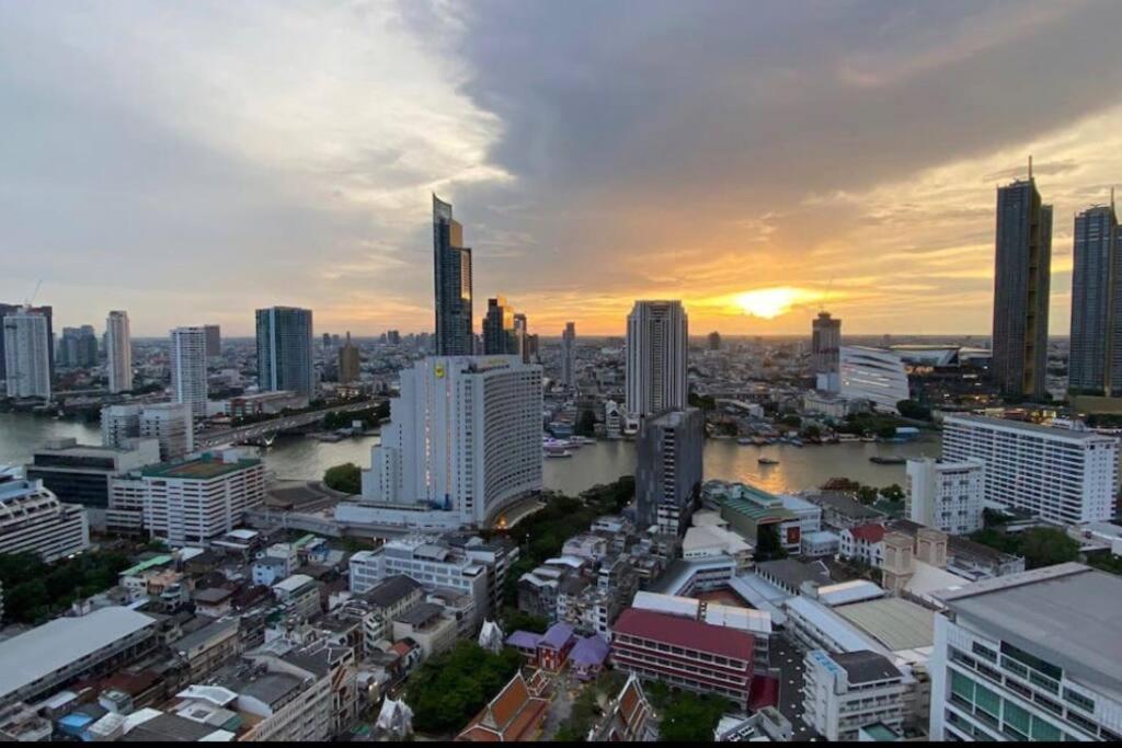 Central Bangkok, 5 Stars River View & Characteristic Decor Esterno foto